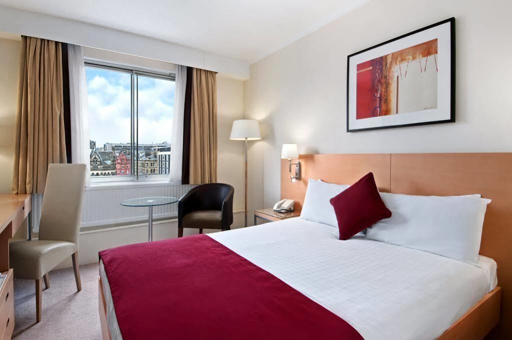 The Bradford Hotel Rum bild